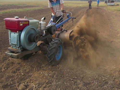 手扶用埋藤機